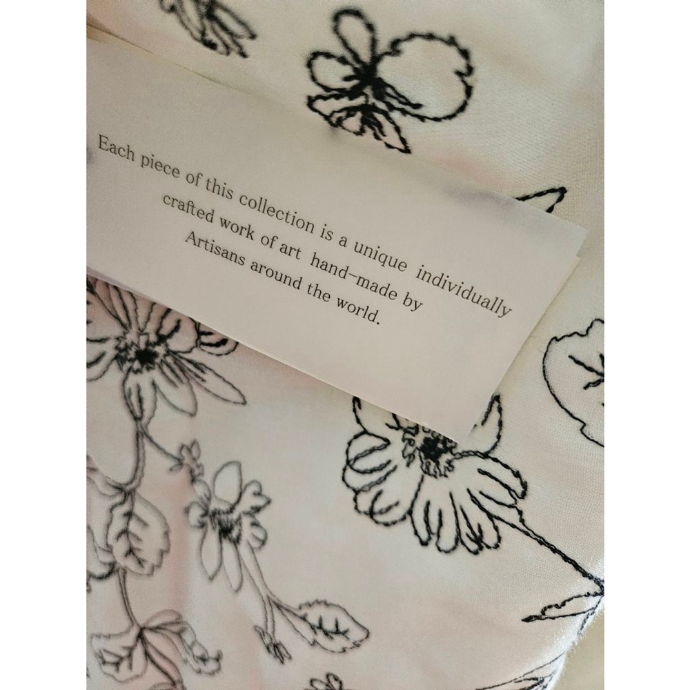 NWT Solitaire Short Sleeve Ruffle Embroidered Black Floral Lined Blouse-Large - Picture 4 of 6